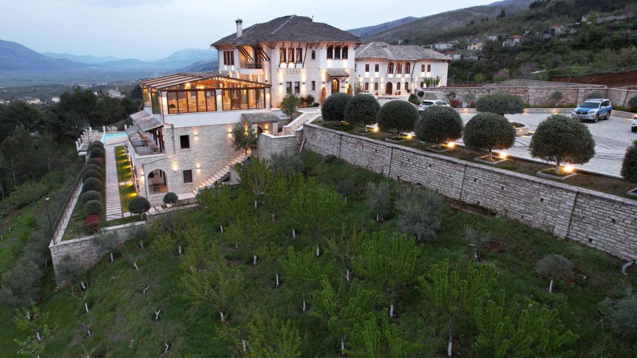 KERCULLA Resort Gjirokastër Exterior foto