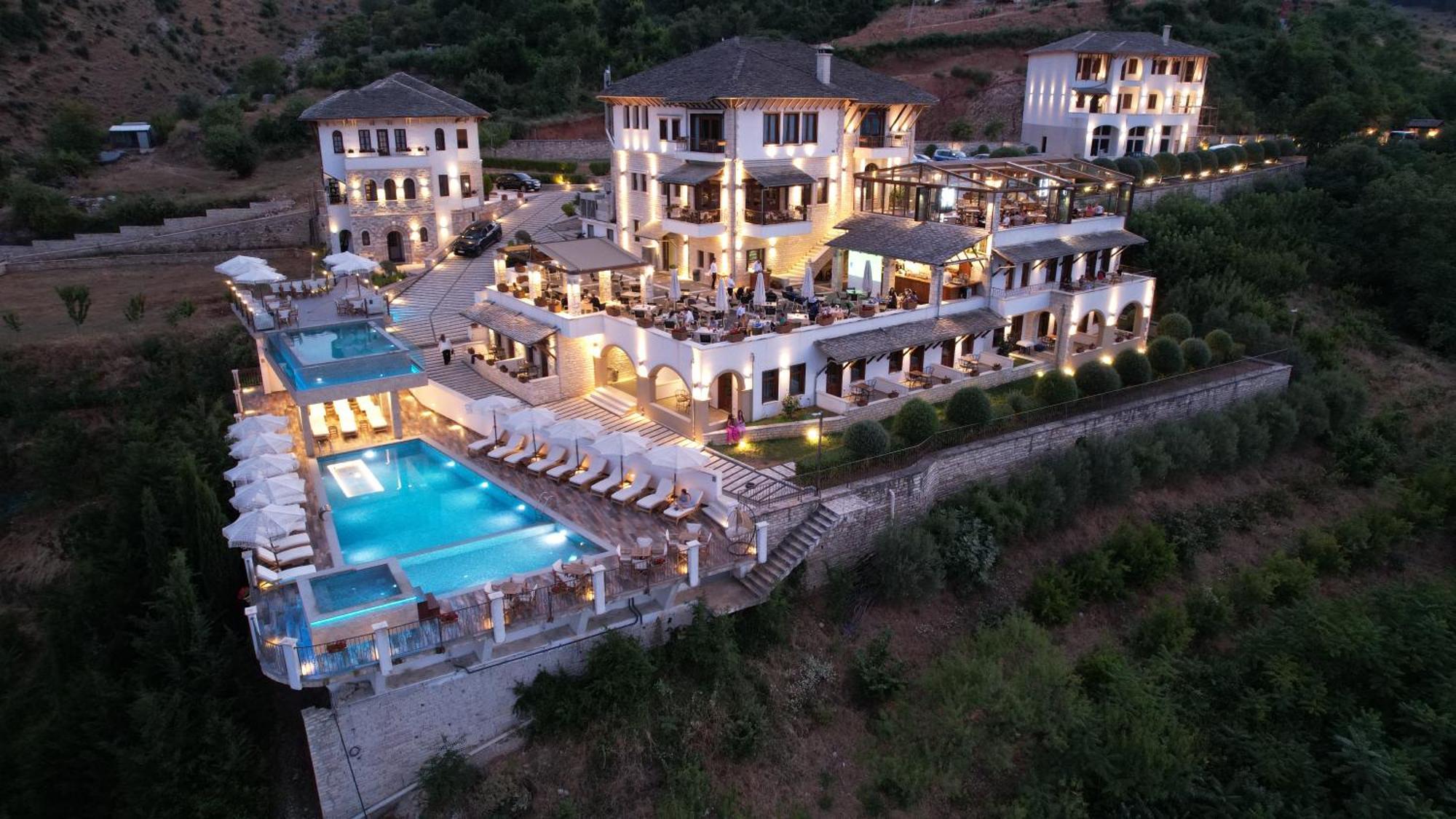 KERCULLA Resort Gjirokastër Exterior foto