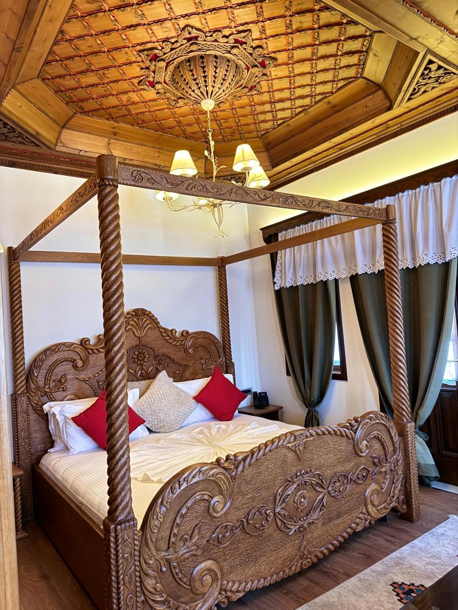 KERCULLA Resort Gjirokastër Exterior foto