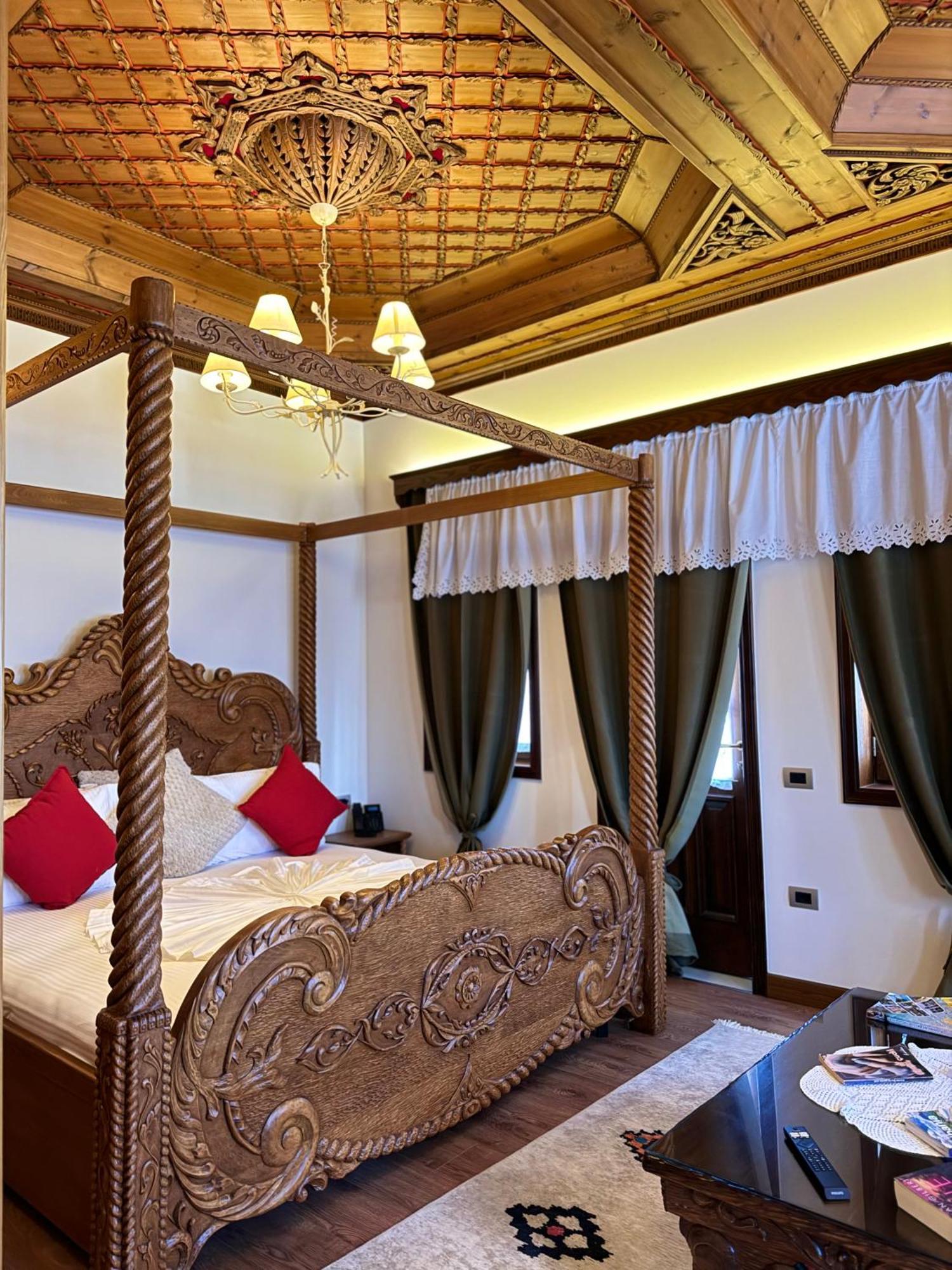 KERCULLA Resort Gjirokastër Exterior foto